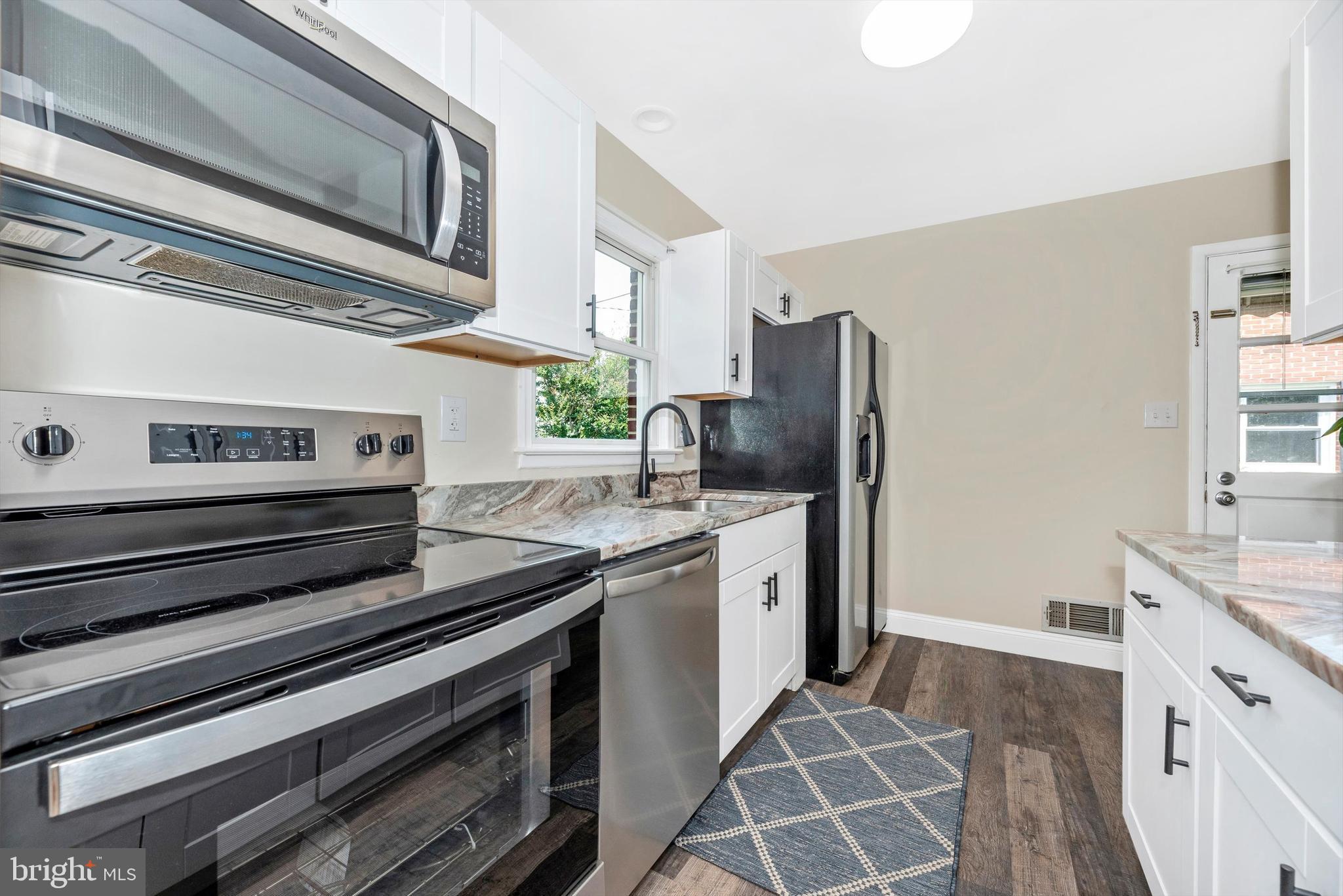 909 CHEROKEE TRAIL