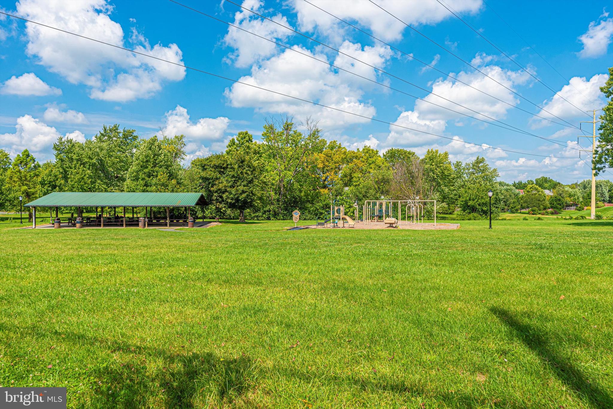 909 CHEROKEE TRAIL