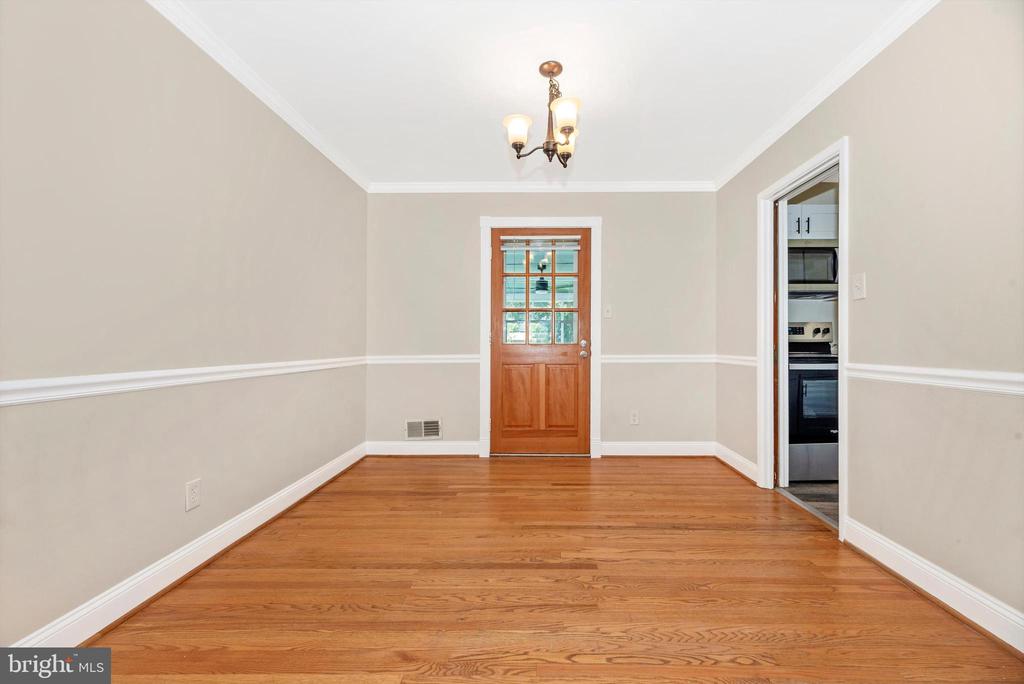 909 CHEROKEE TRAIL