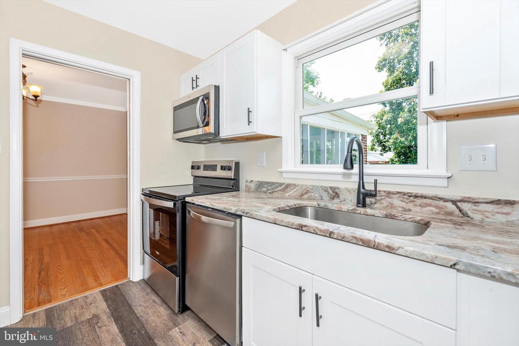909 CHEROKEE TRAIL