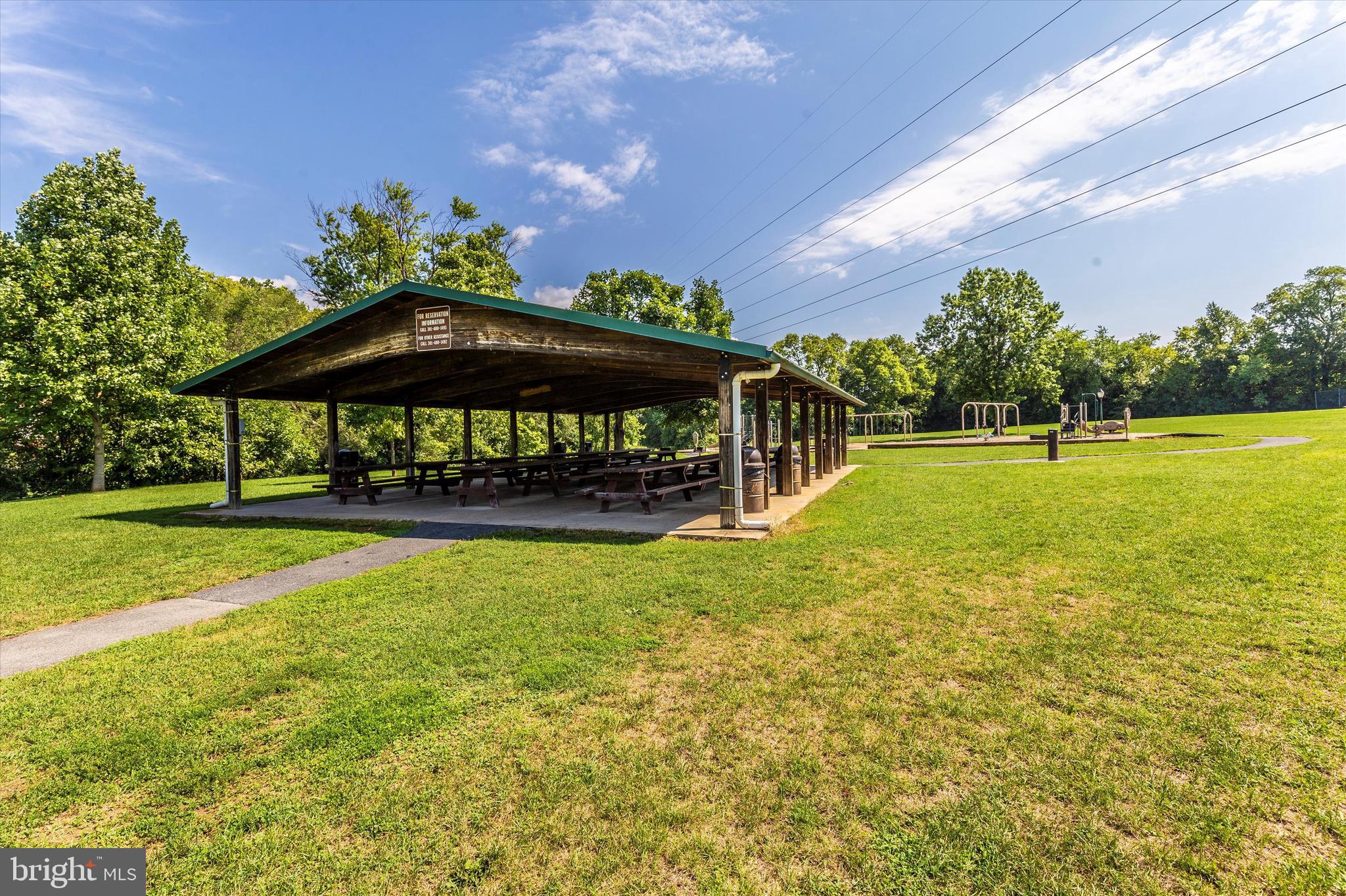 909 CHEROKEE TRAIL