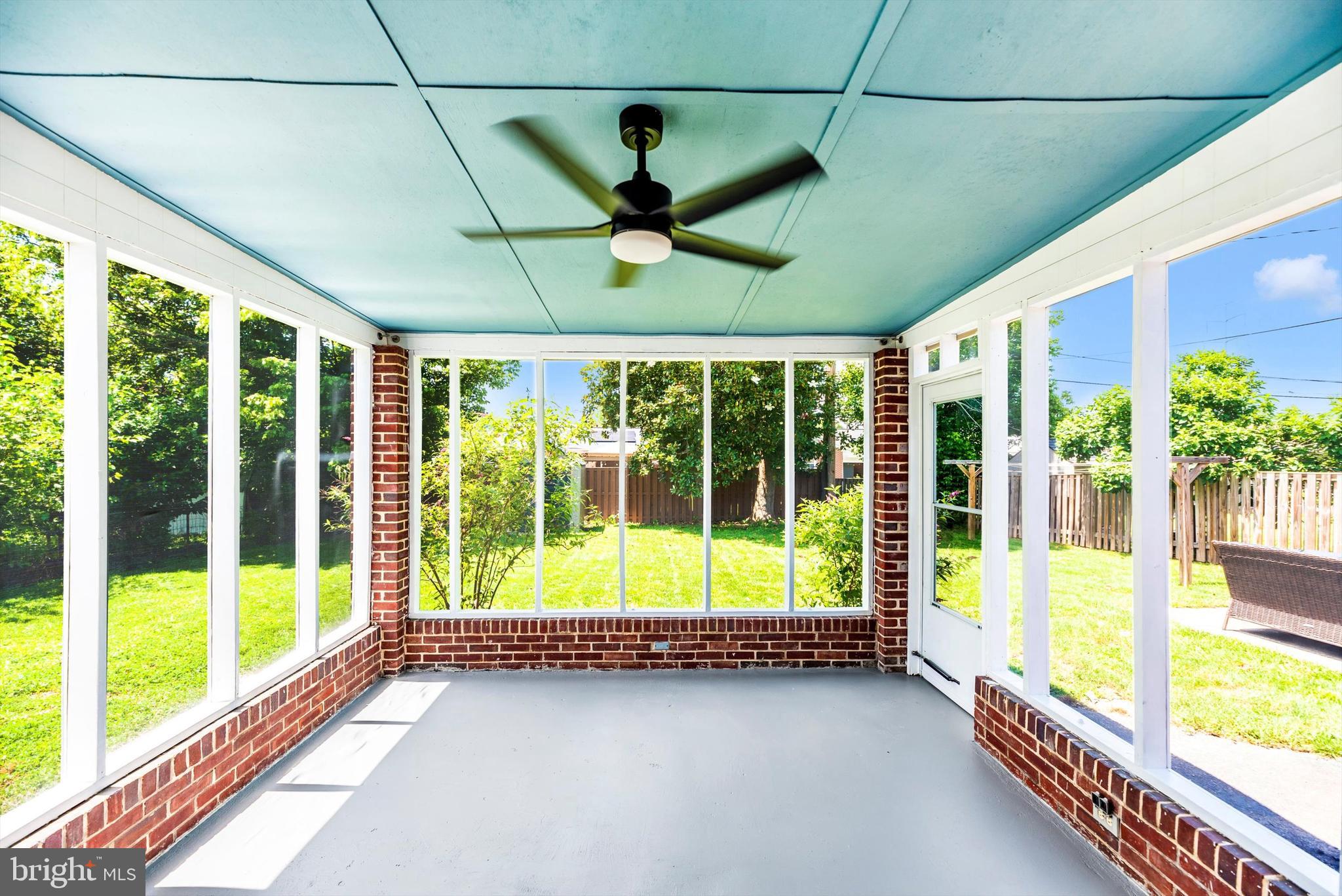909 CHEROKEE TRAIL