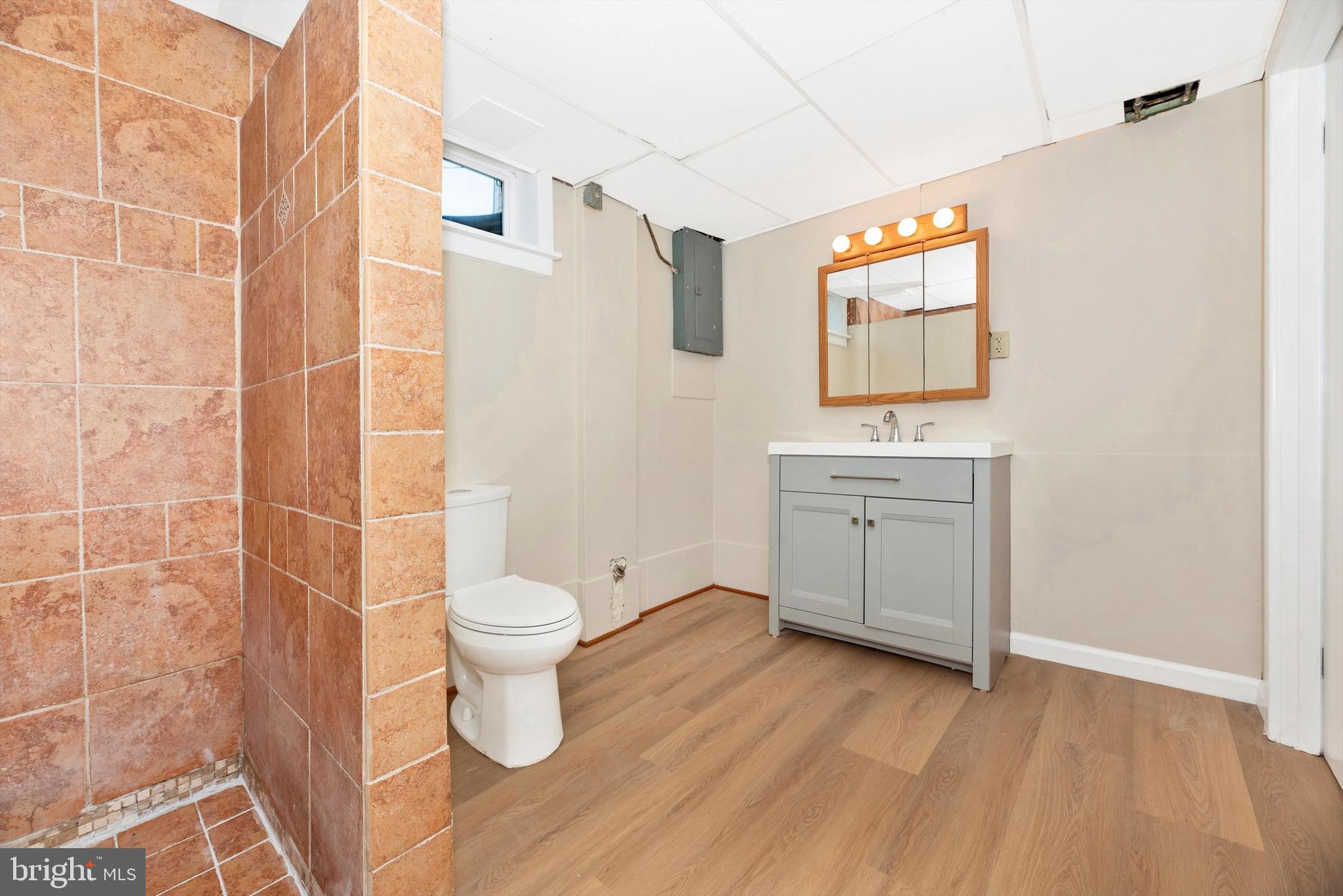 909 CHEROKEE TRAIL