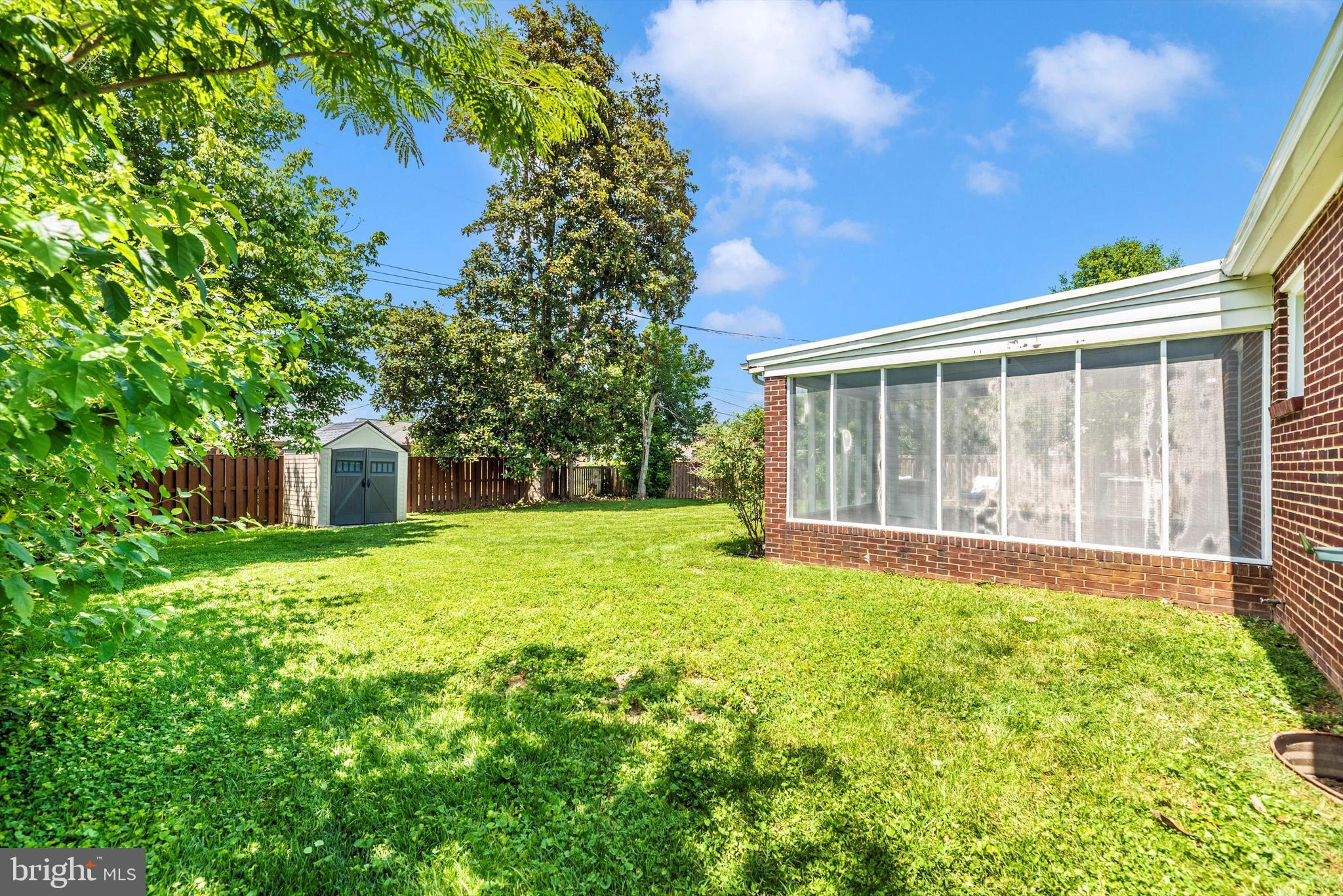 909 CHEROKEE TRAIL