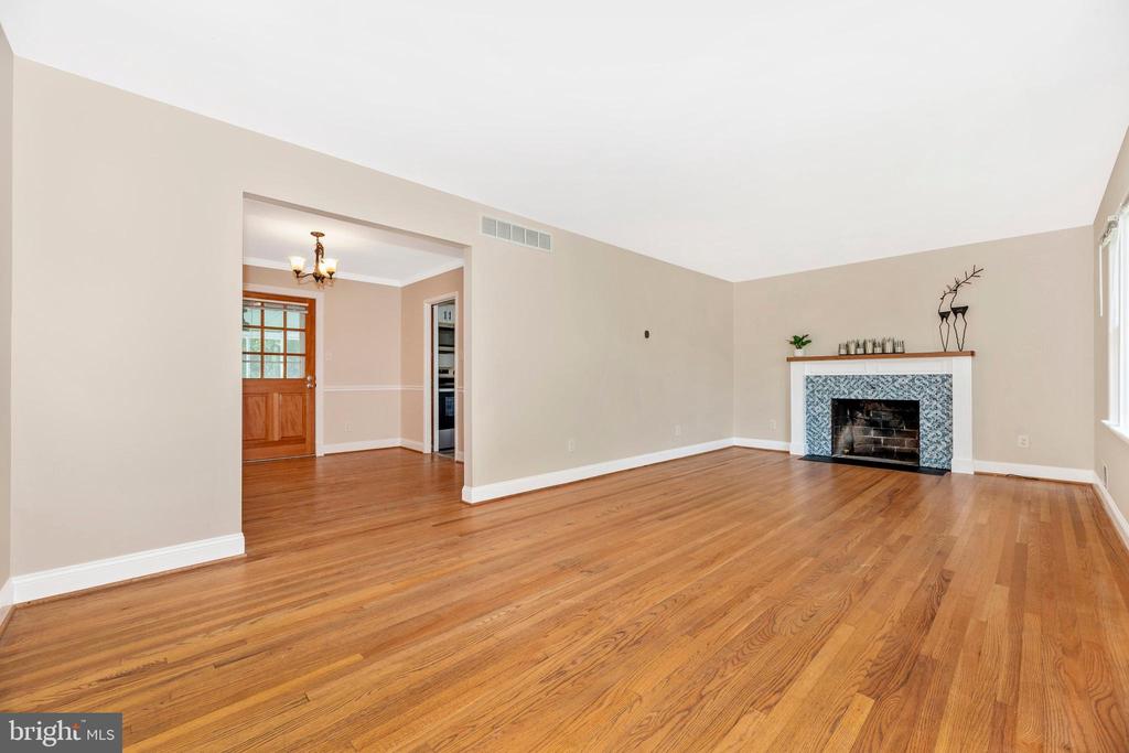 909 CHEROKEE TRAIL
