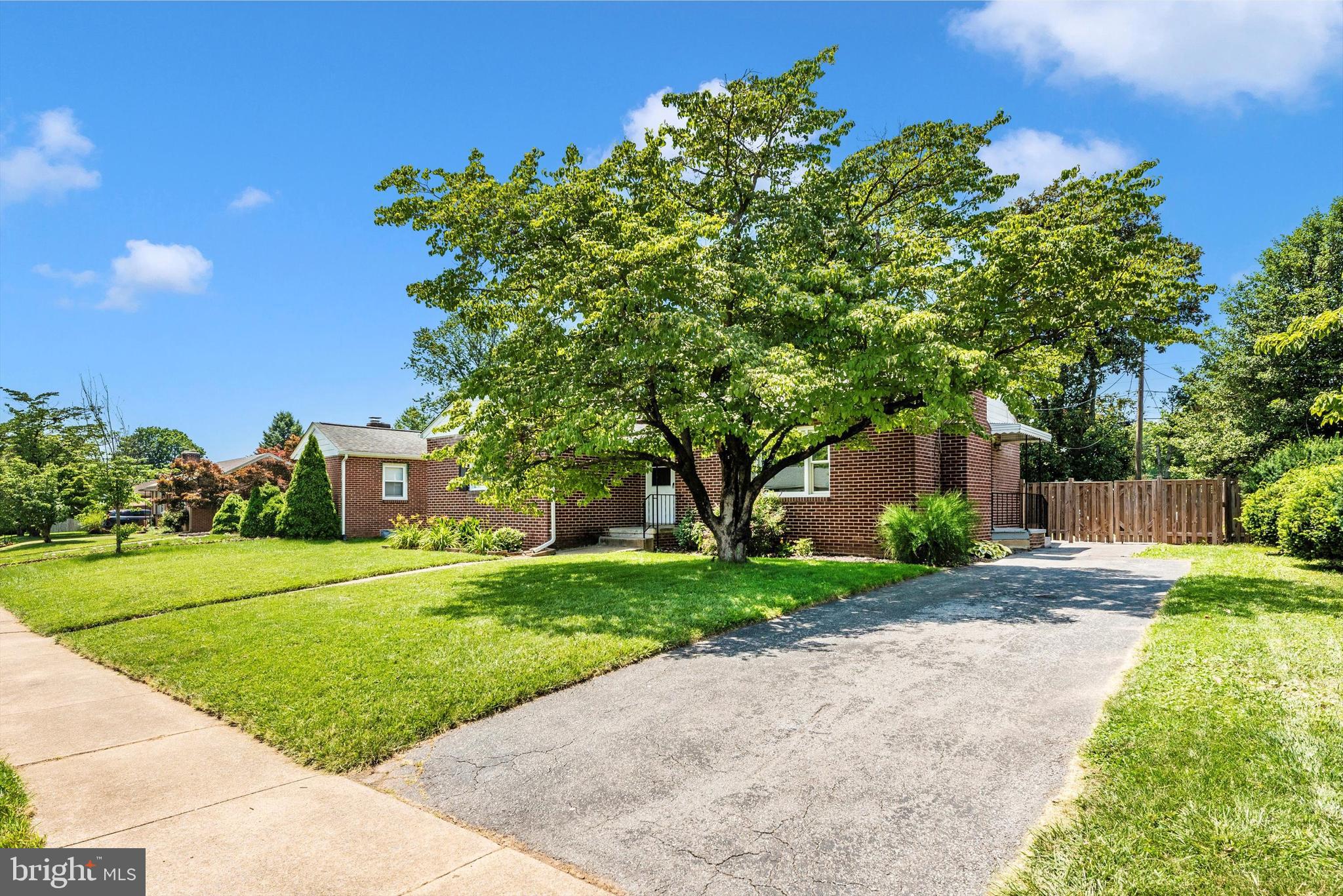 909 CHEROKEE TRAIL