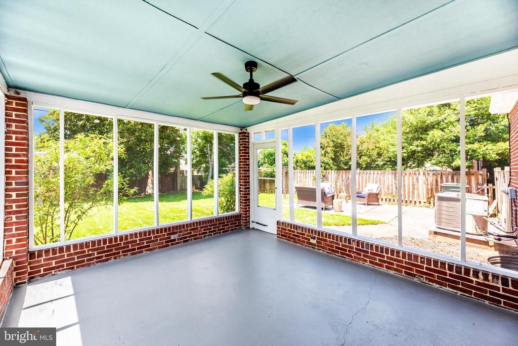 909 CHEROKEE TRAIL