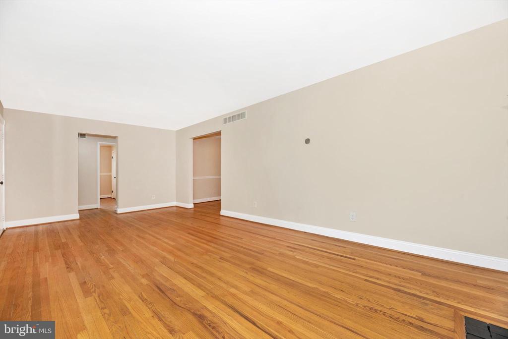909 CHEROKEE TRAIL