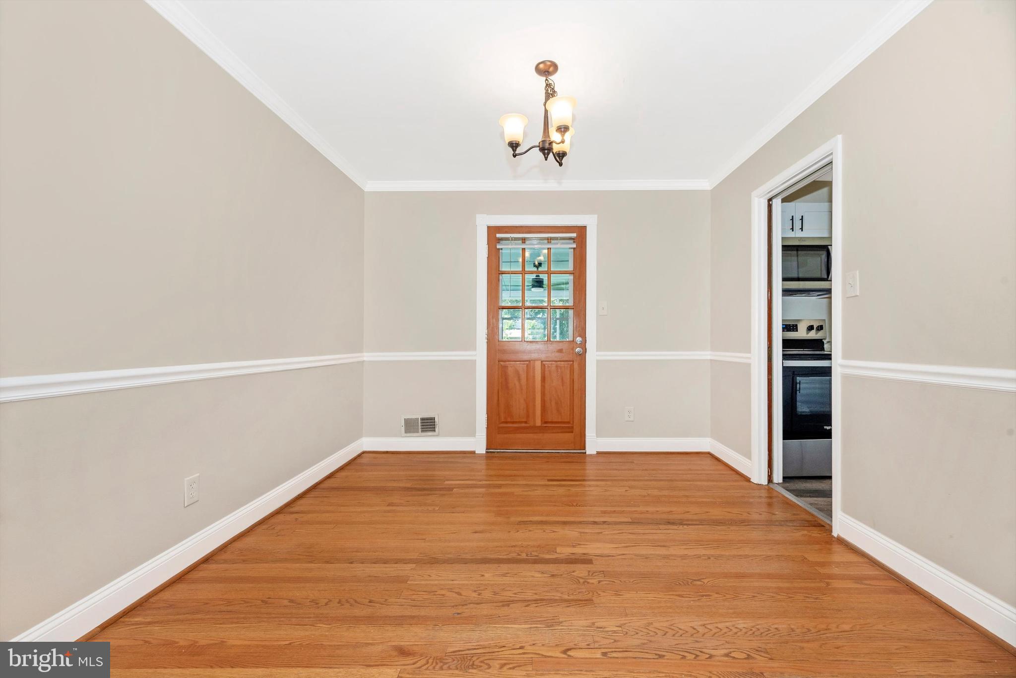 909 CHEROKEE TRAIL
