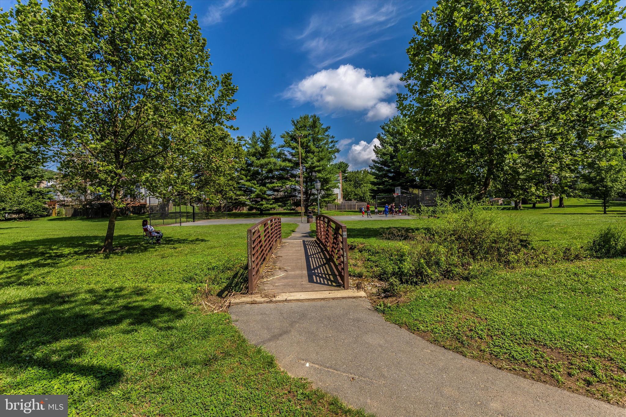 909 CHEROKEE TRAIL