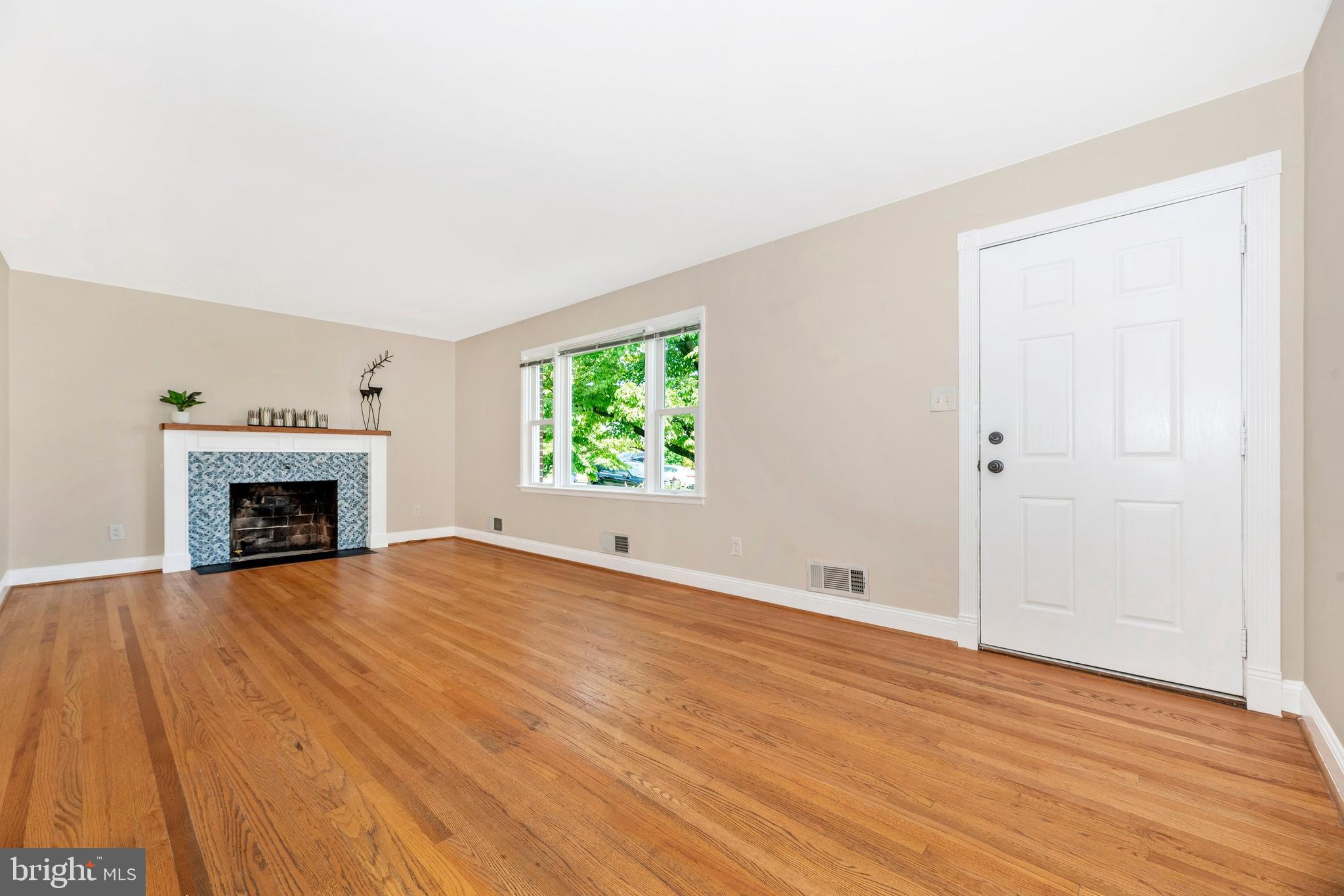 909 CHEROKEE TRAIL