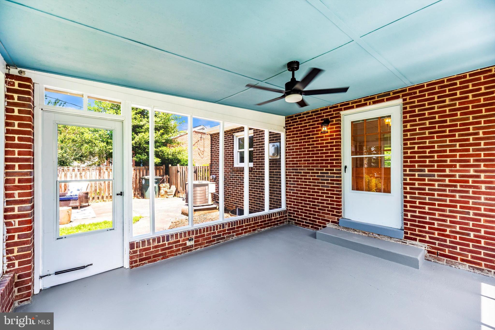 909 CHEROKEE TRAIL
