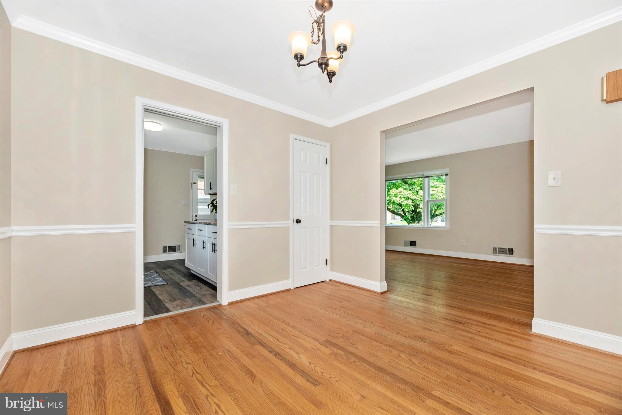 909 CHEROKEE TRAIL