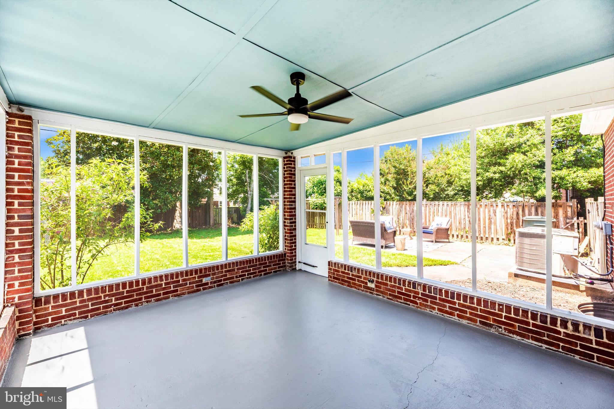 909 CHEROKEE TRAIL