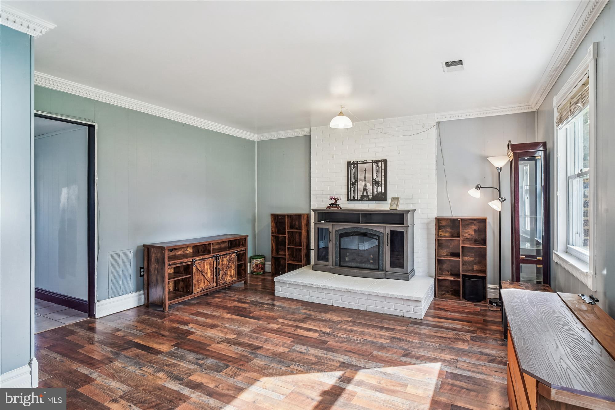 8806 ADVENTURE AVENUE