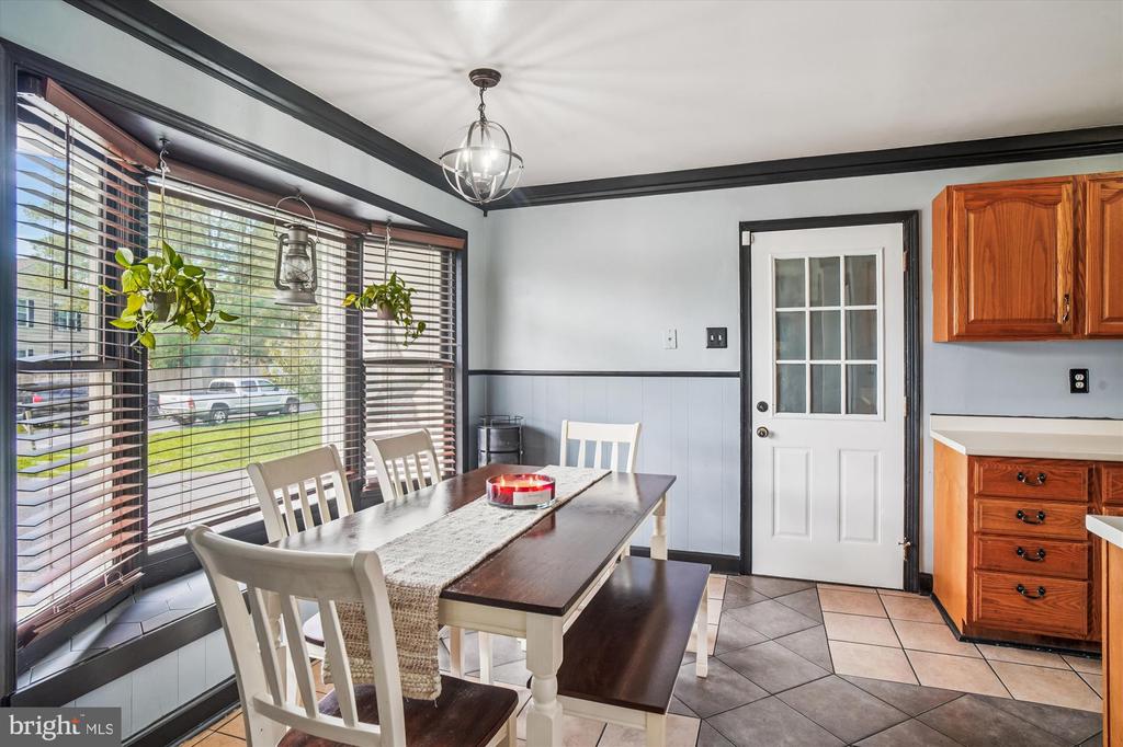 8806 ADVENTURE AVENUE