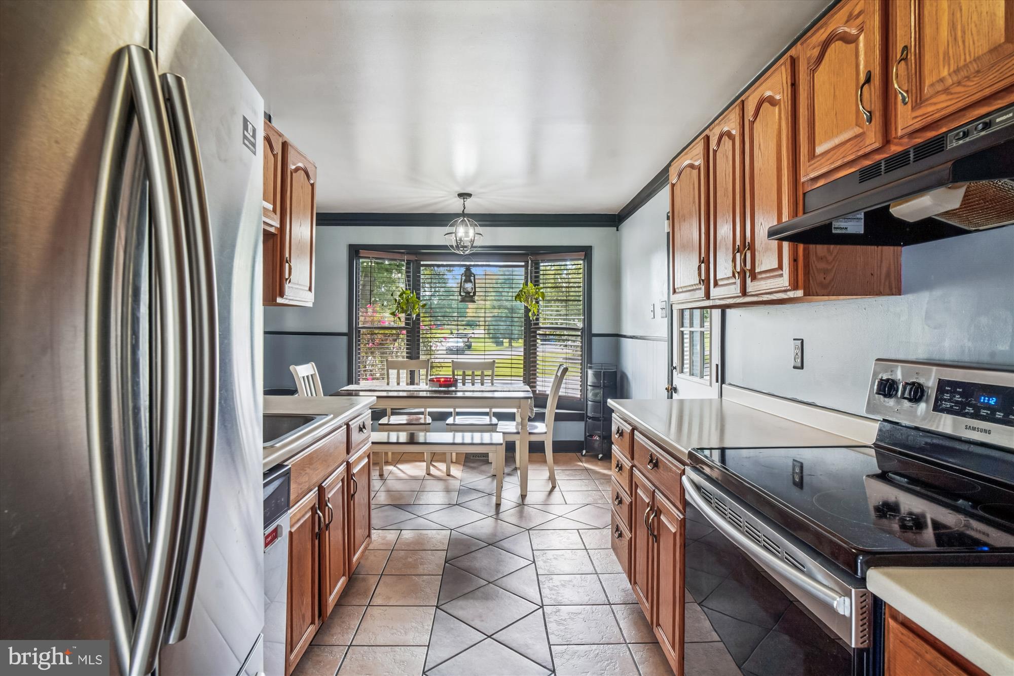 8806 ADVENTURE AVENUE