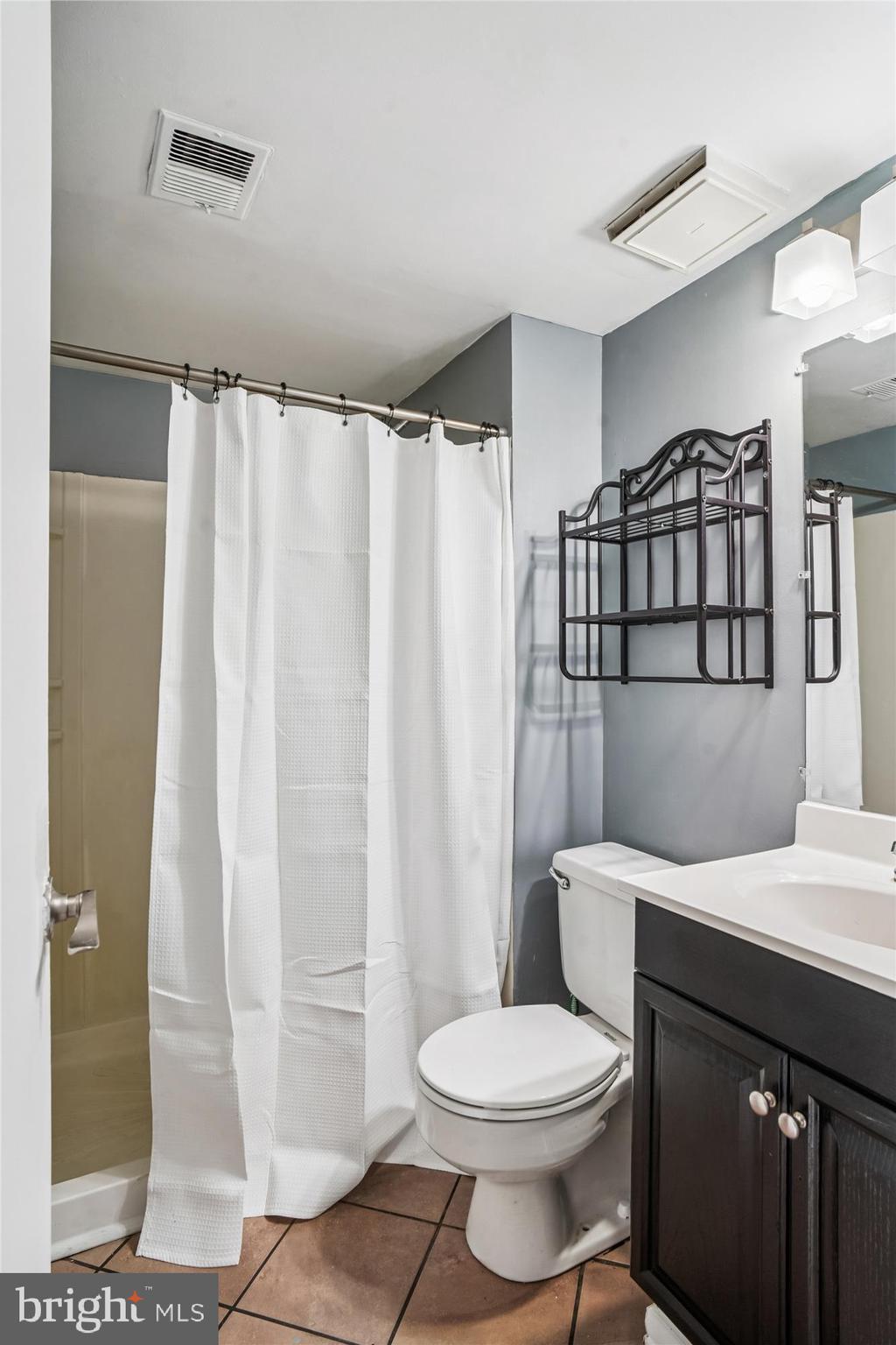 8806 ADVENTURE AVENUE