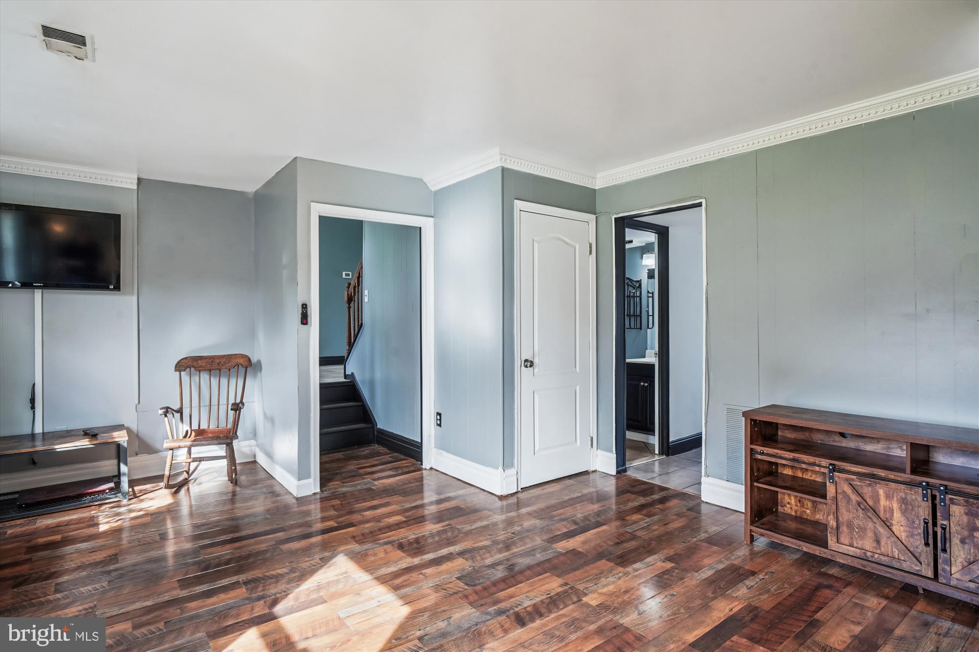 8806 ADVENTURE AVENUE