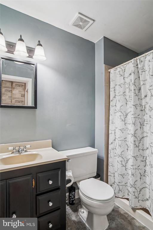 8806 ADVENTURE AVENUE