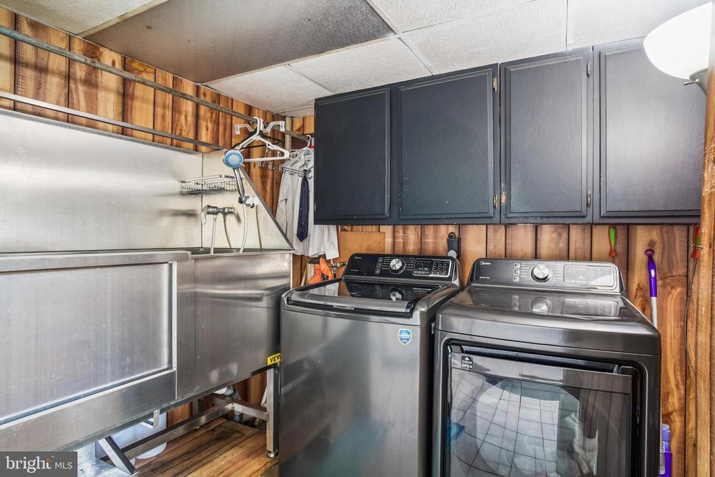 8806 ADVENTURE AVENUE