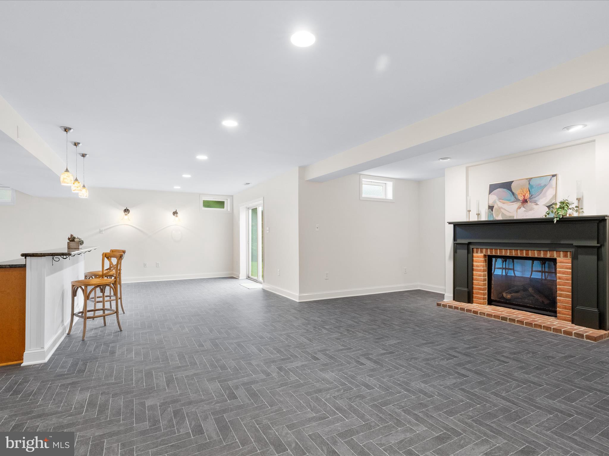 102 NORTH POINTE TERRACE