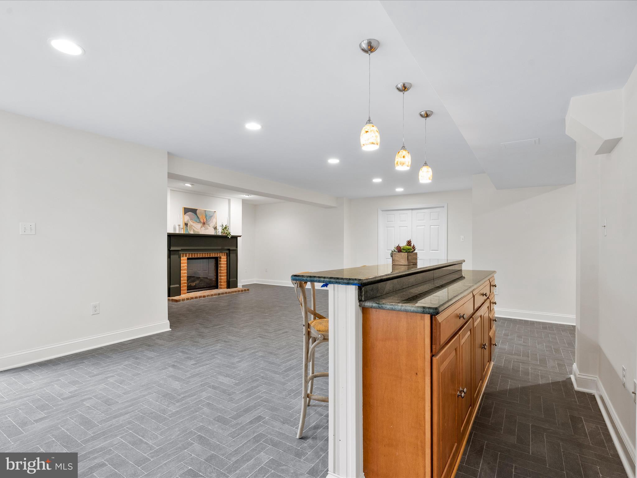 102 NORTH POINTE TERRACE