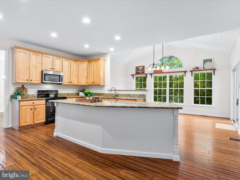 102 NORTH POINTE TERRACE