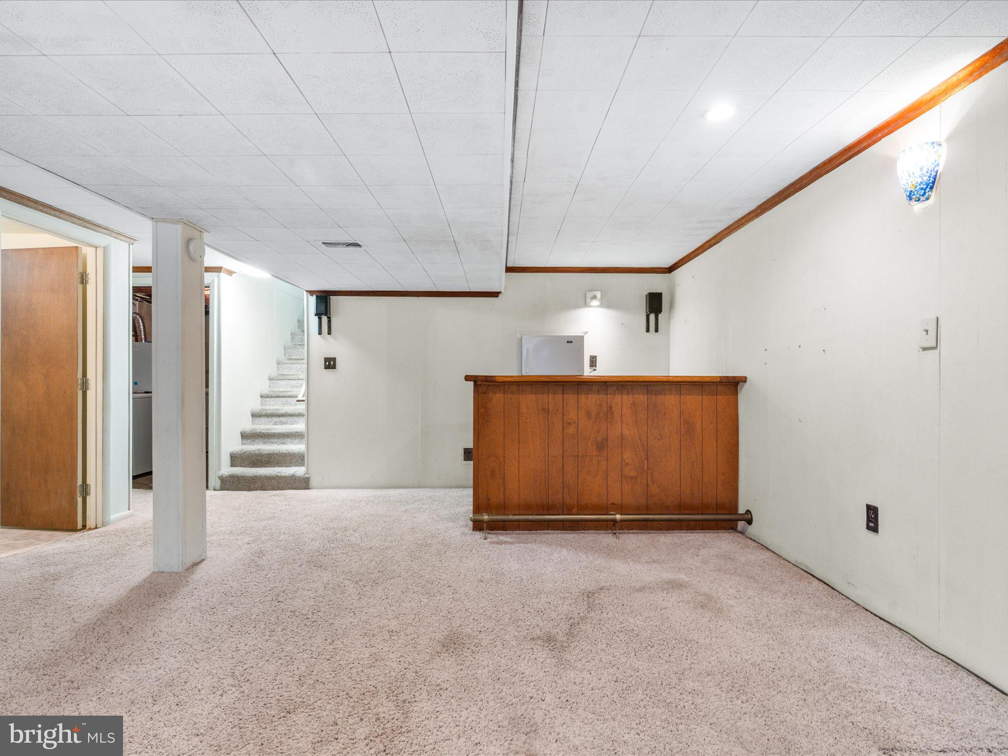 915 SHAWNEE DRIVE