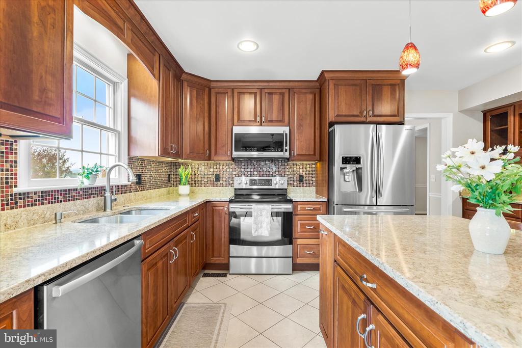 107 MINA DRIVE