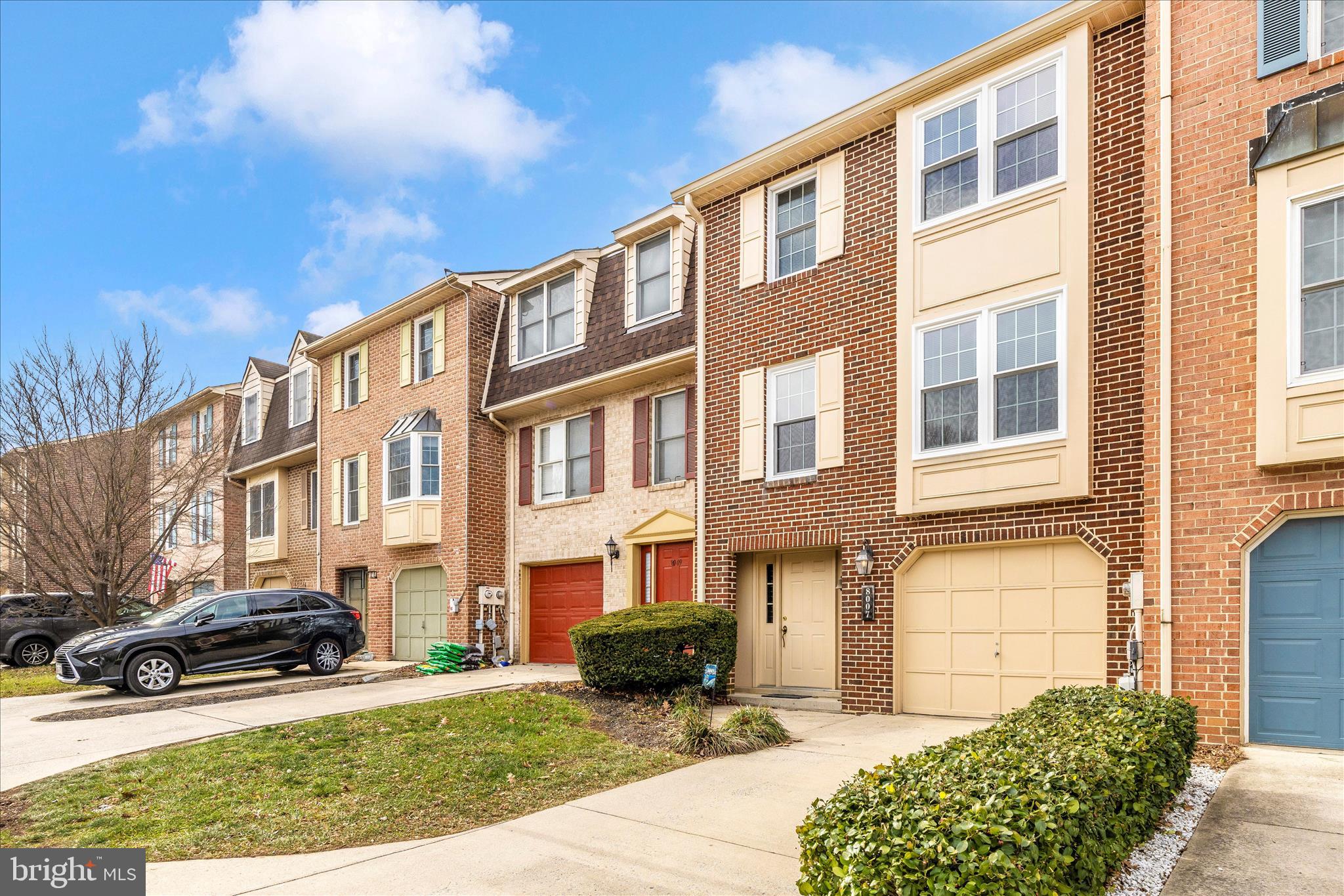8007 BROKEN REED COURT