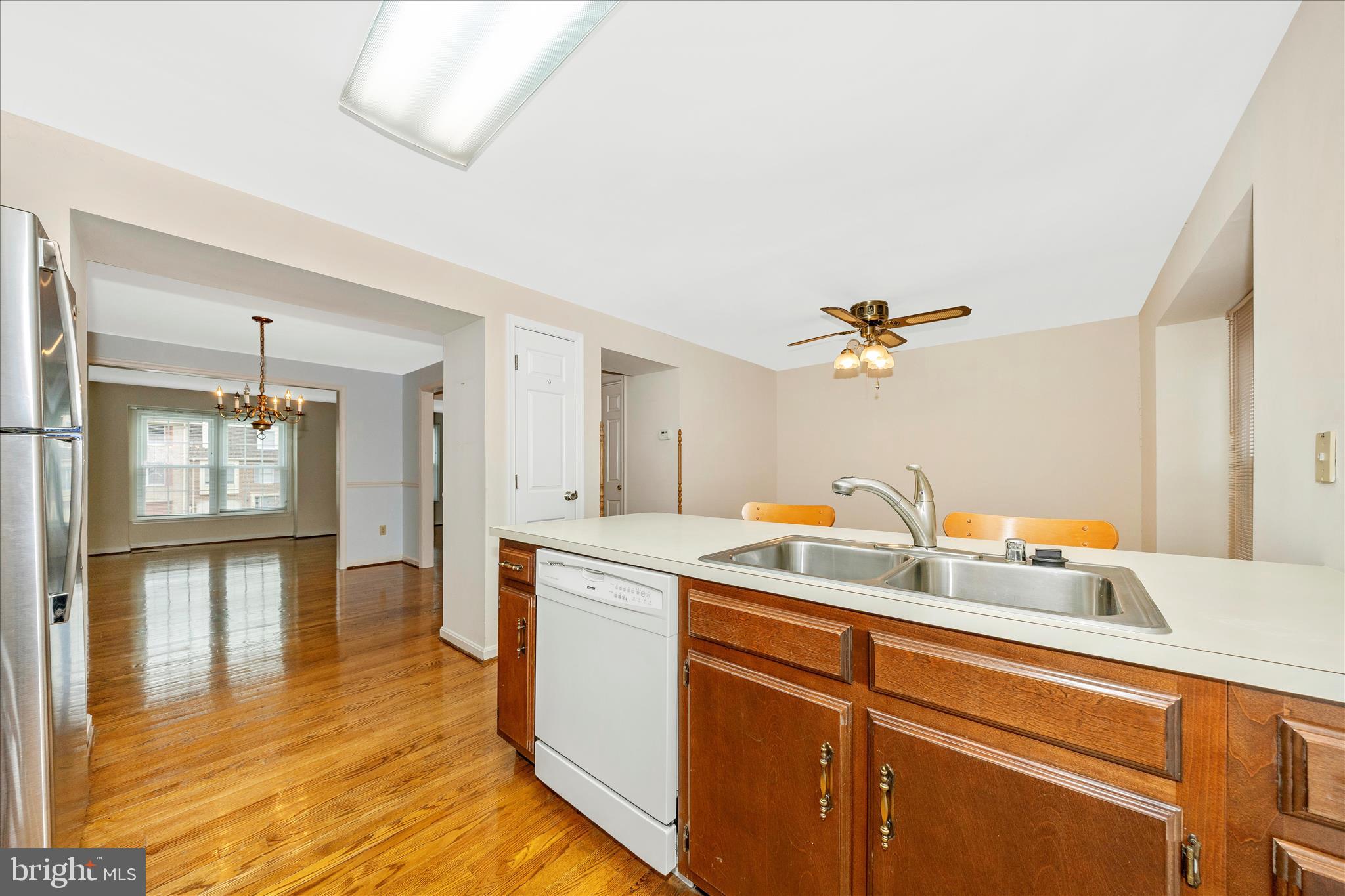 8007 BROKEN REED COURT