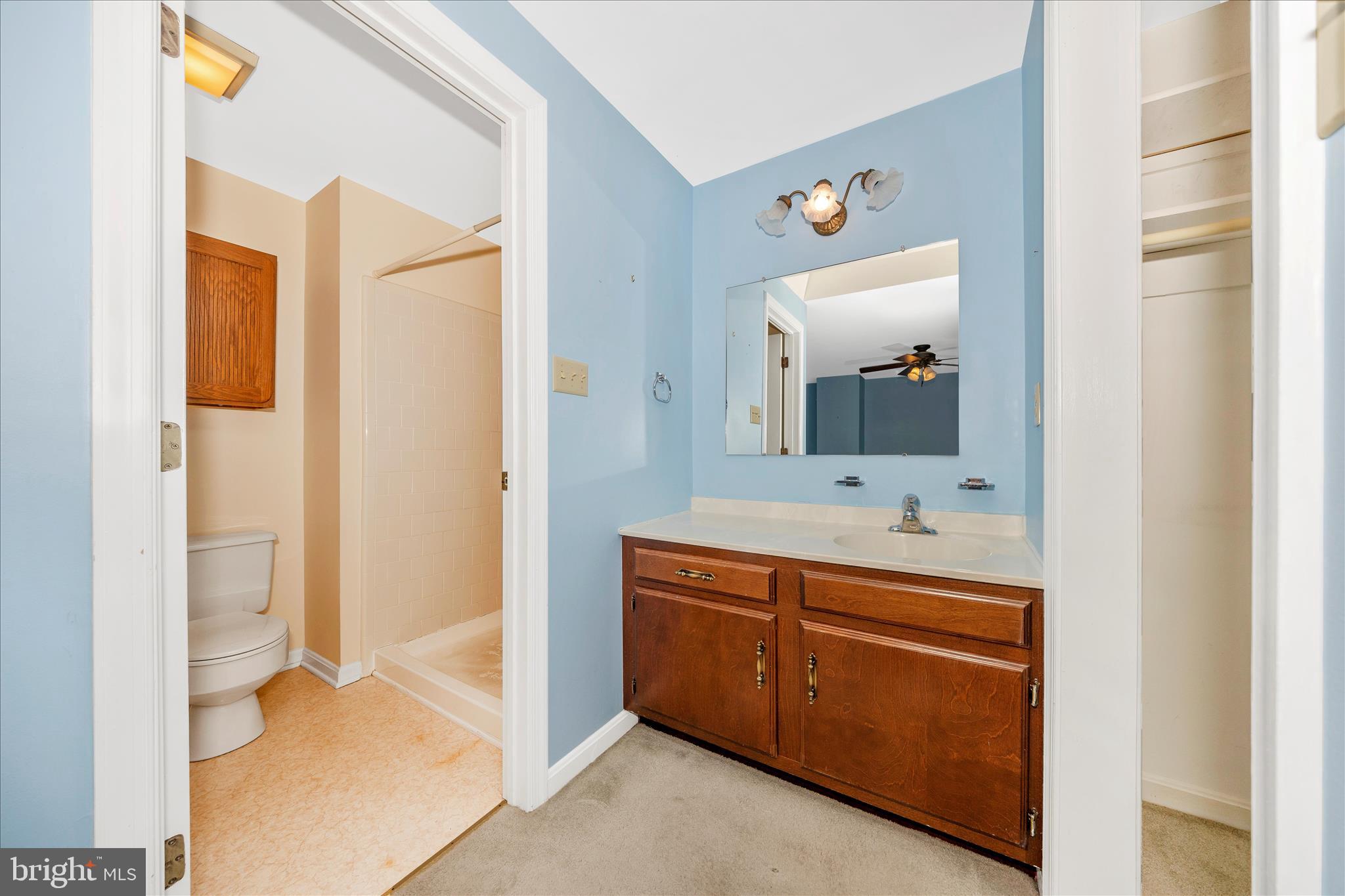 8007 BROKEN REED COURT