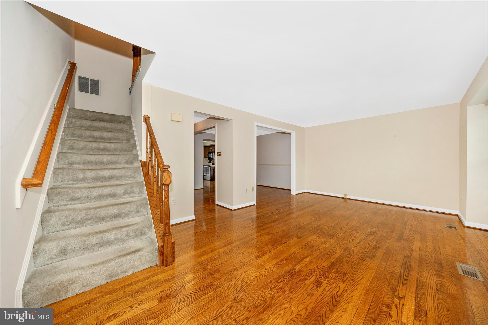 8007 BROKEN REED COURT