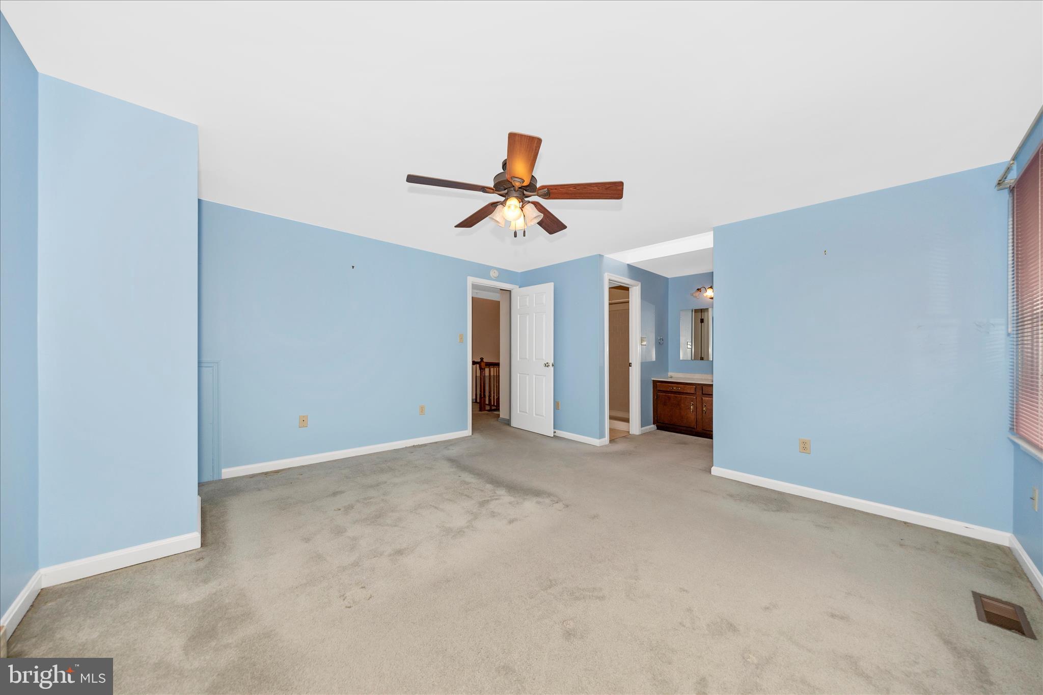 8007 BROKEN REED COURT
