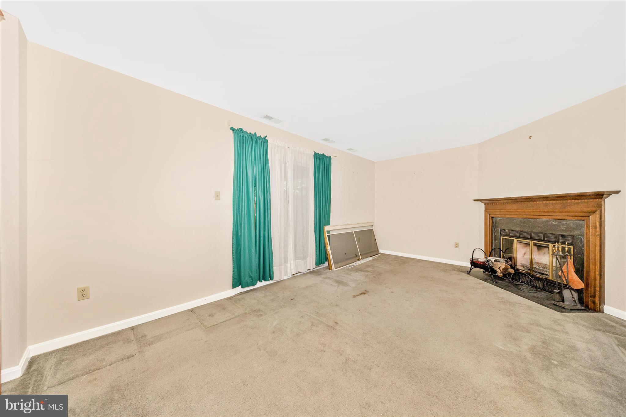 8007 BROKEN REED COURT