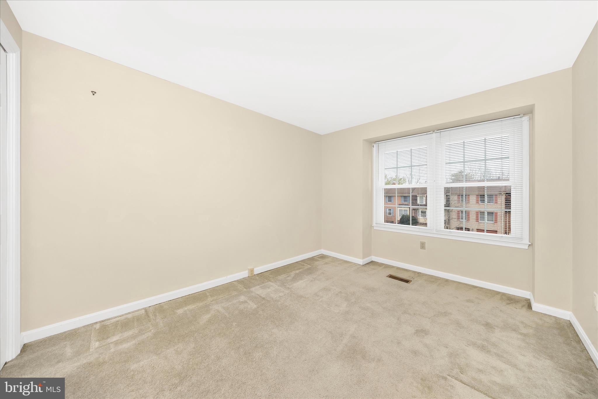8007 BROKEN REED COURT