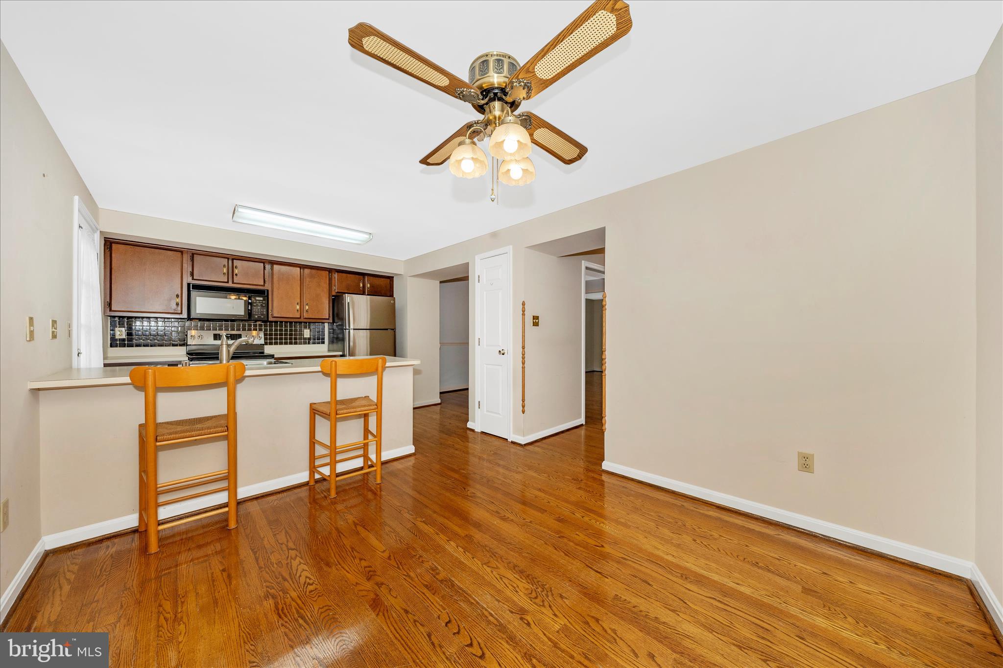 8007 BROKEN REED COURT