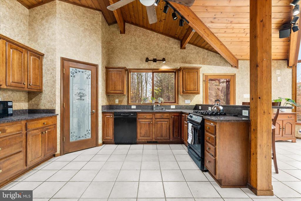 7442 DOGWOOD LANE