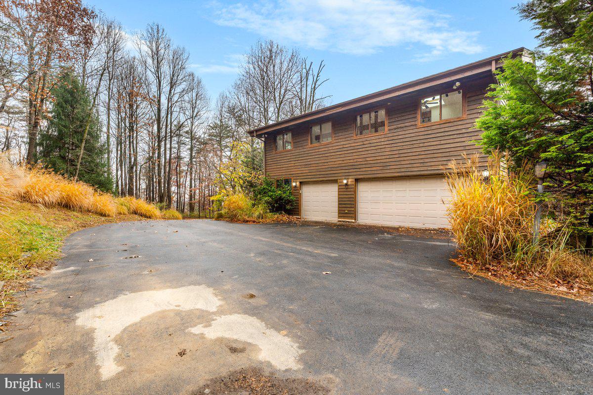 7442 DOGWOOD LANE