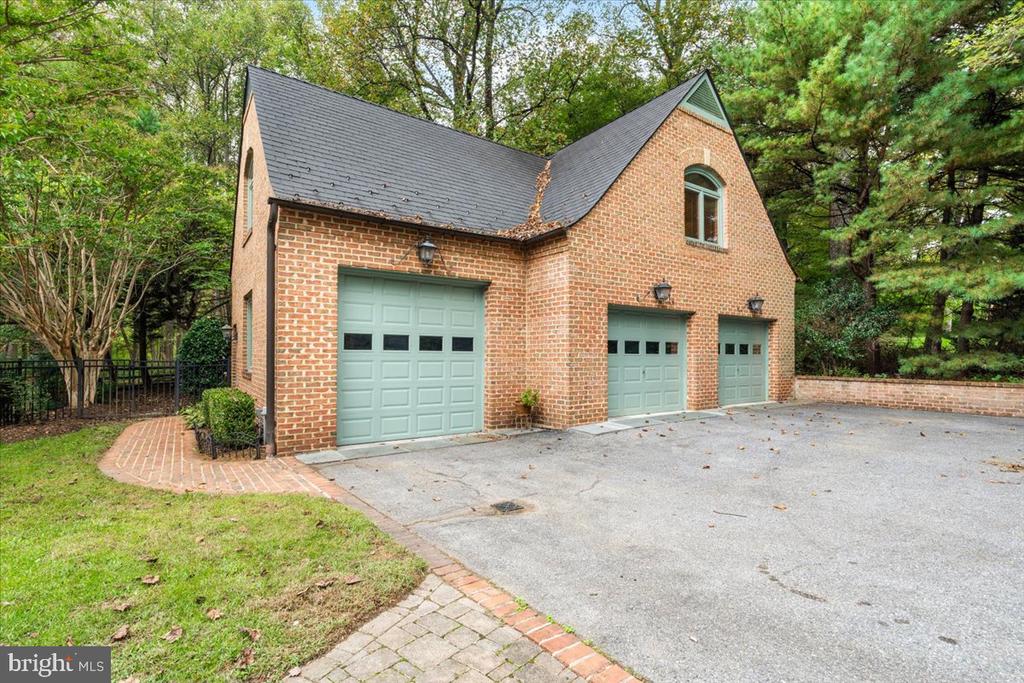 5948 WHITE FLINT DRIVE