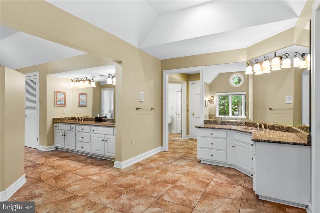 5948 WHITE FLINT DRIVE