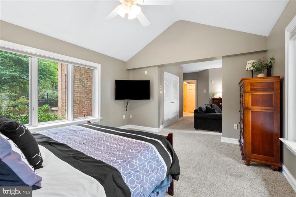 5948 WHITE FLINT DRIVE