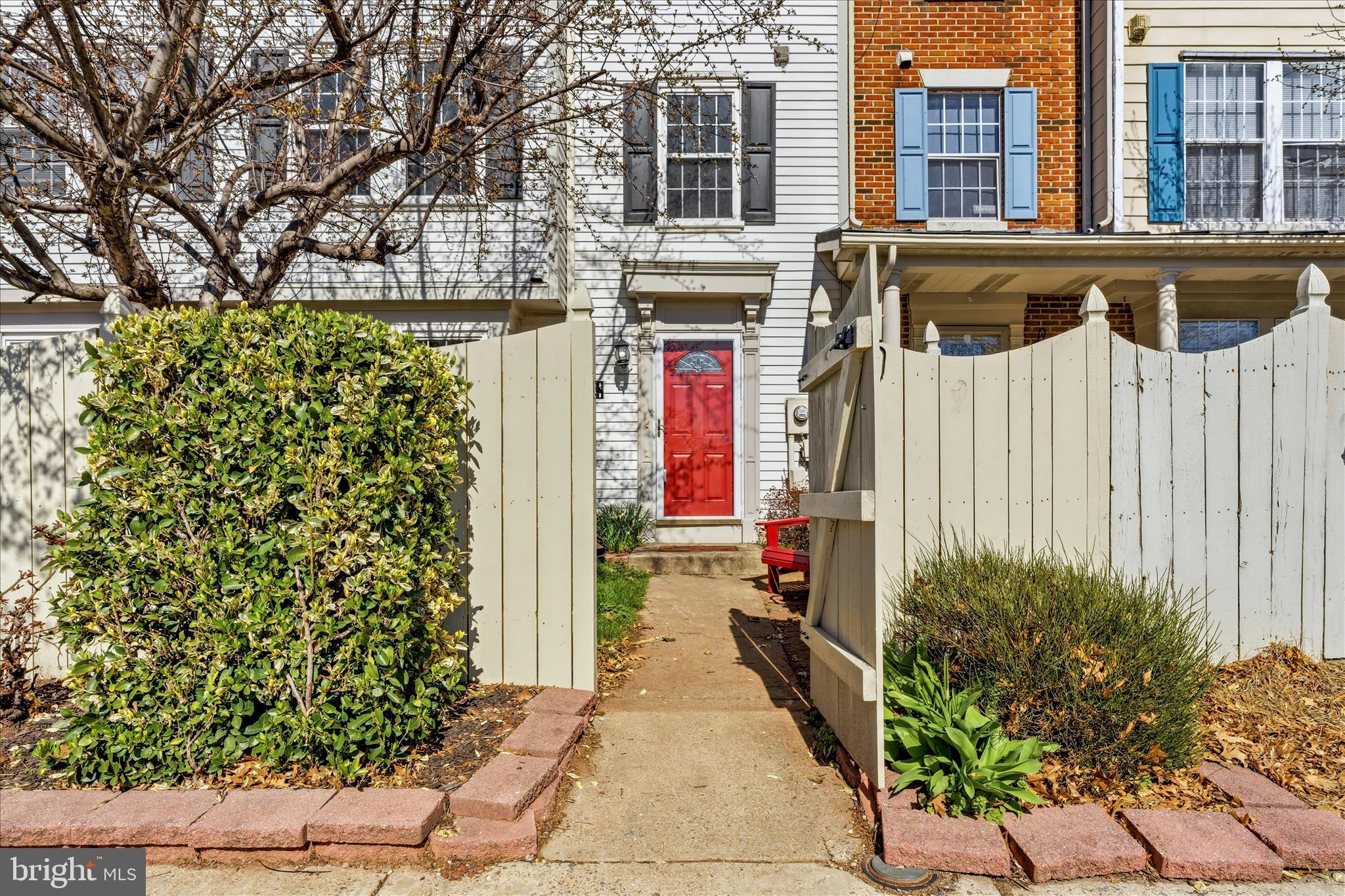 557 BOYSENBERRY LANE