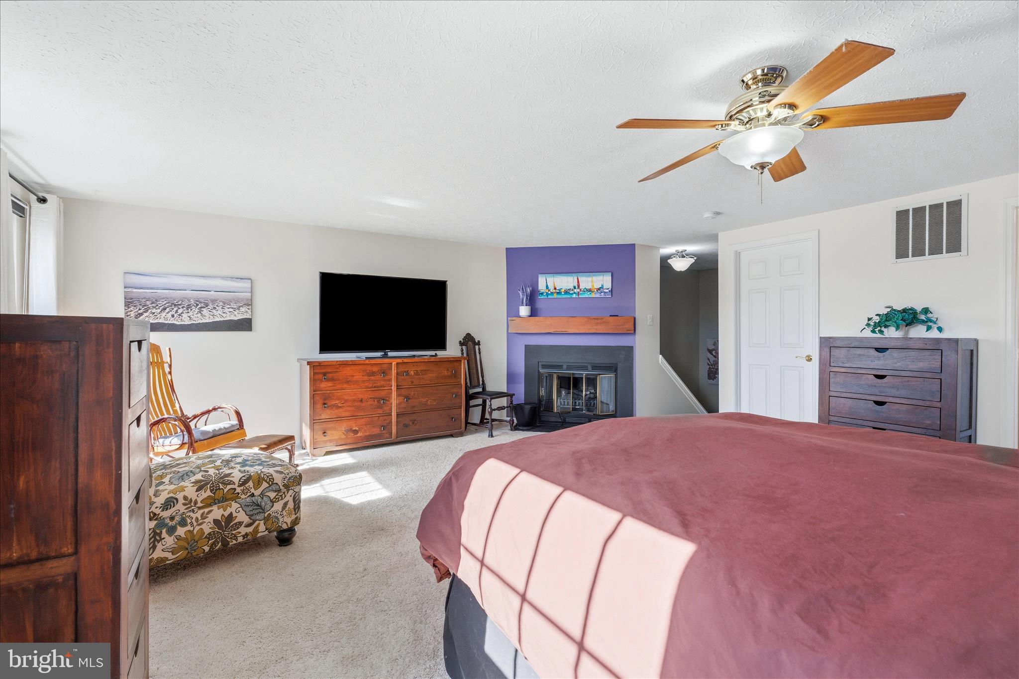 557 BOYSENBERRY LANE