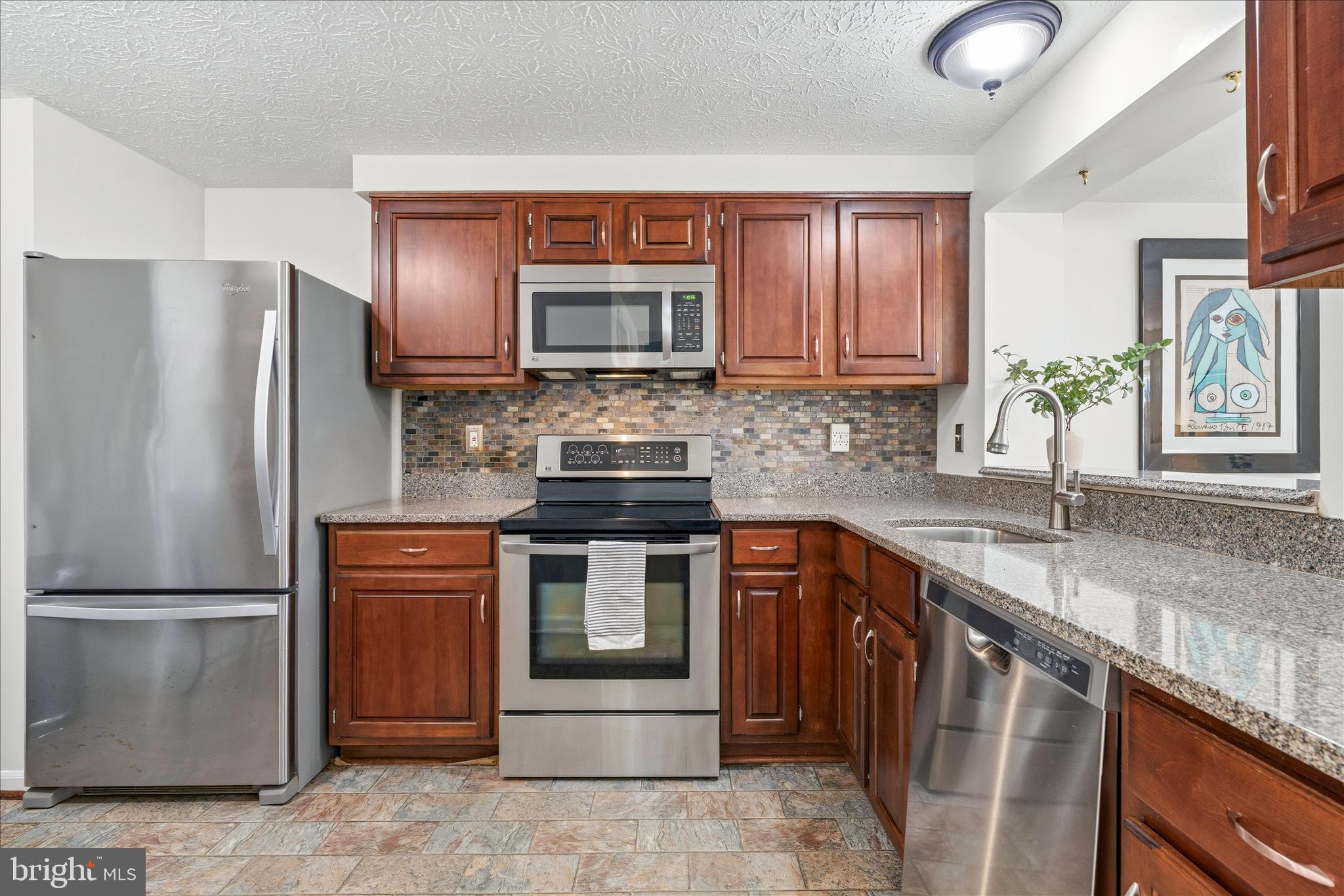 557 BOYSENBERRY LANE