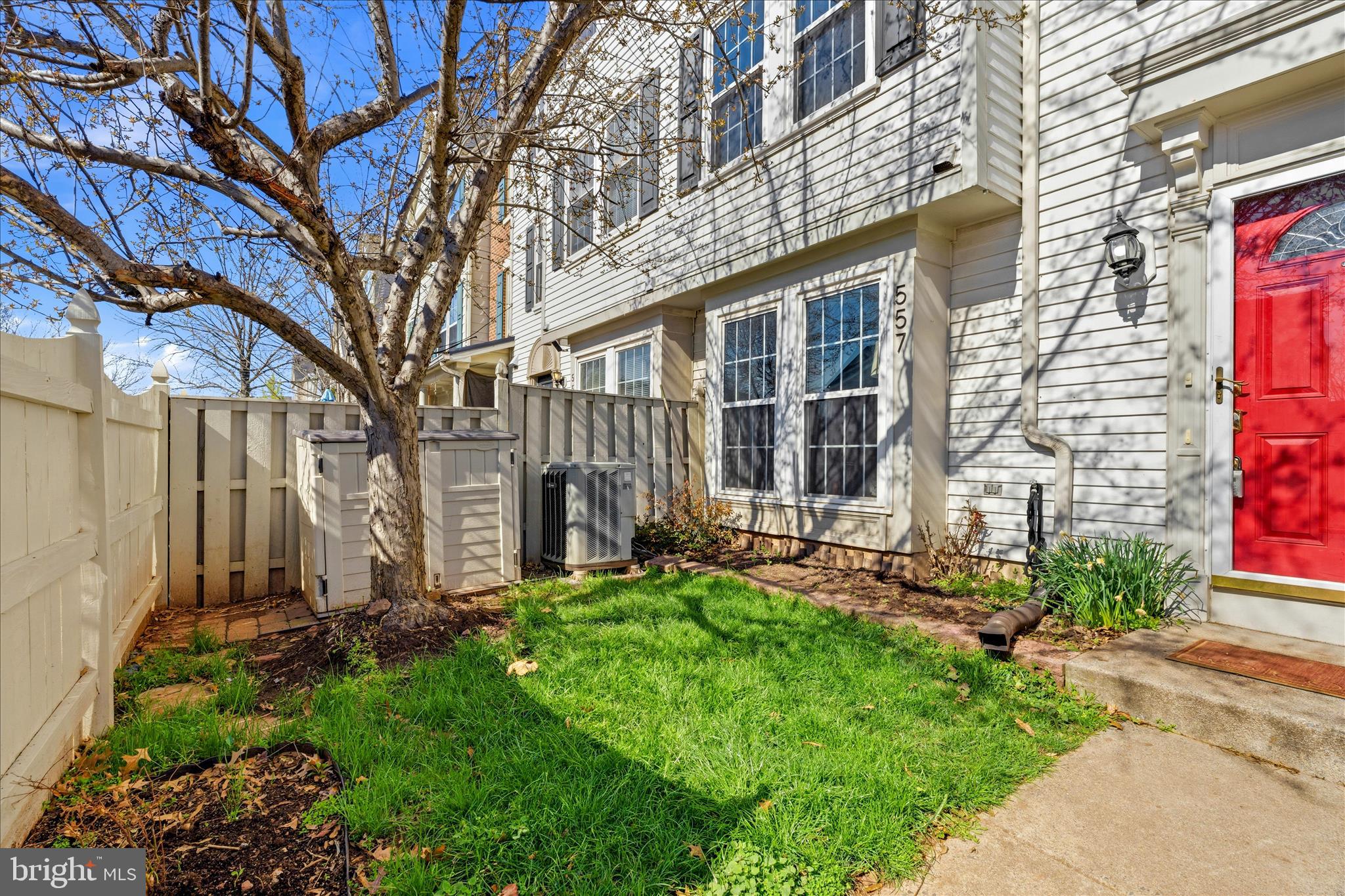 557 BOYSENBERRY LANE