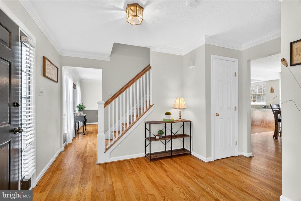5348 SAINT JAMES PLACE