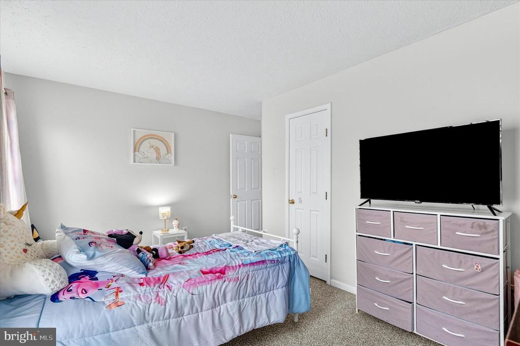 5348 SAINT JAMES PLACE
