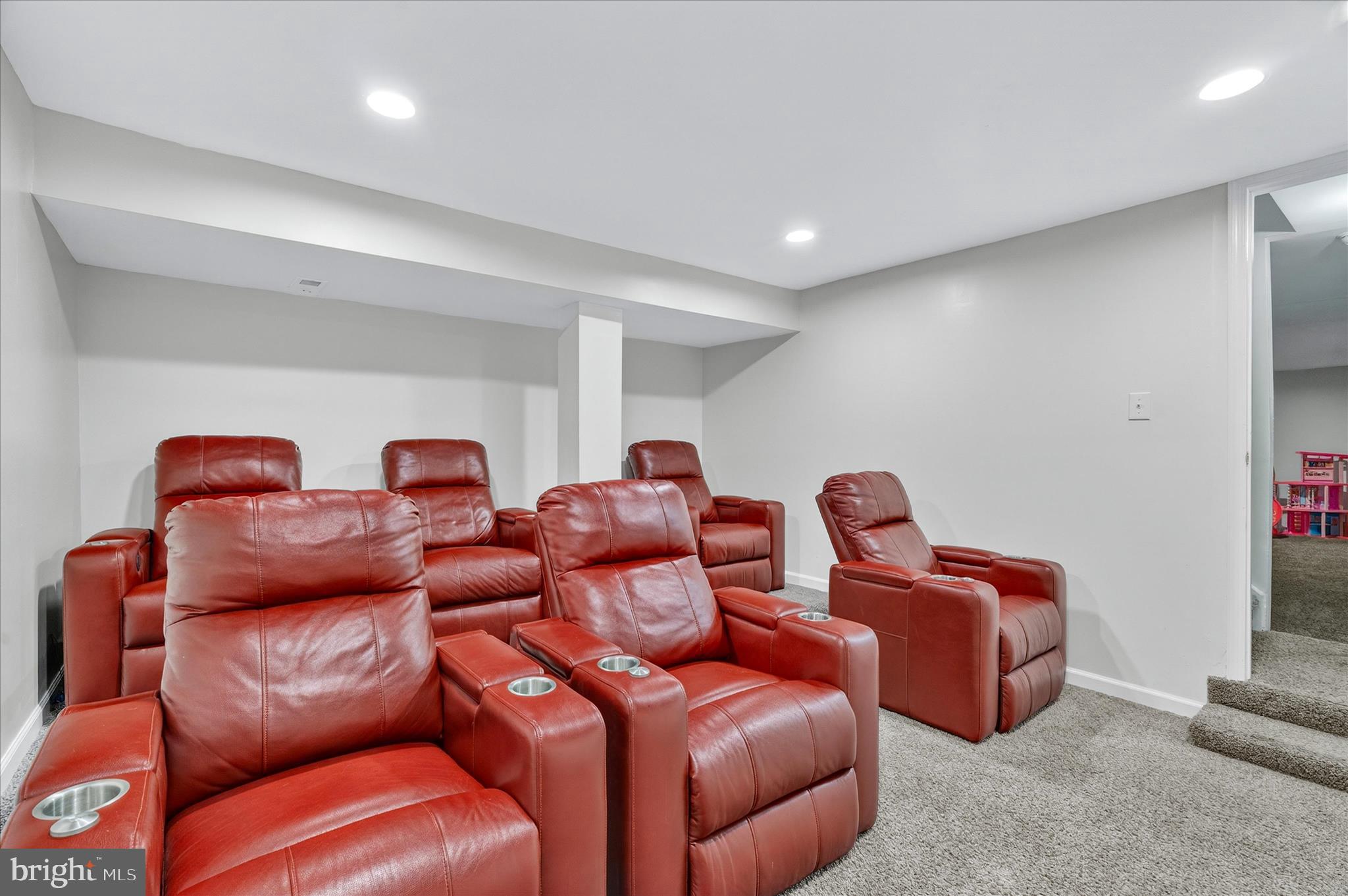 5348 SAINT JAMES PLACE